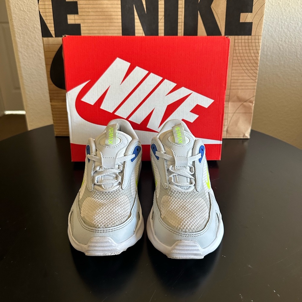 Nike Air Max Bolt Boys Size 3.5